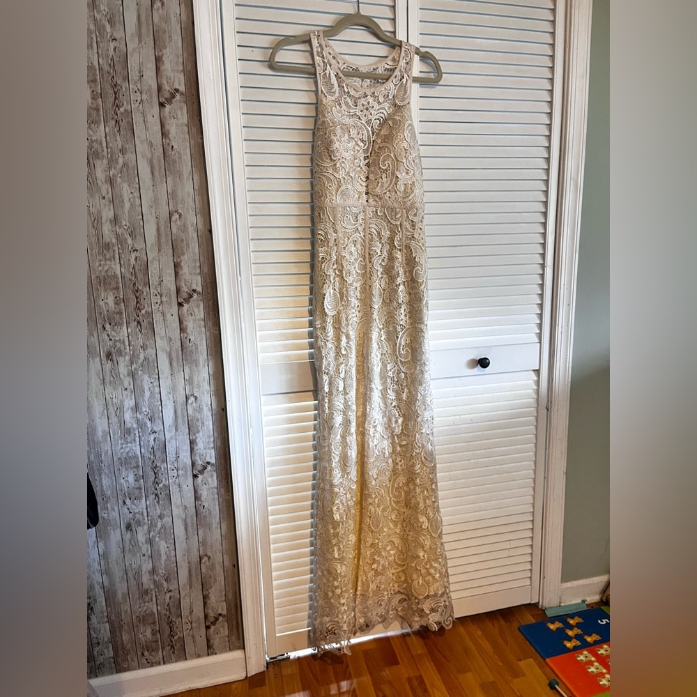 Chic Cream Lace Wedding Dress